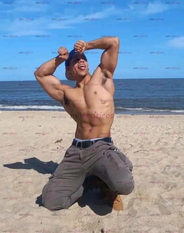 FOTOS DE LOGAN UN MEN, MUSCULOSO Y DOTADO DE 26 CM.