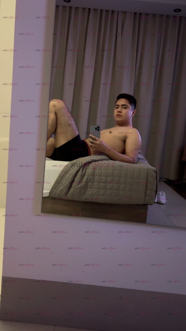 FOTOS DE UNIVERSITARIO COMPLACIENTE,CHAVITO SÚPER CALIENTE.