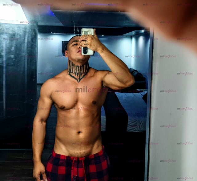 FOTOS DE GIGOLO, TERAPEUTA PROFESIONAL, CHAKAL ALTO MOENO Y MÚSCULOSO, EXCLUSIVO MUJERES.