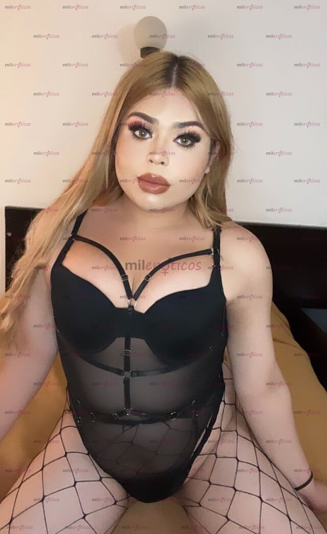 FOTOS DE NUEVA LA CIUDAD, CON TAN SÓLO 20 AÑOS, LA DIOSA DEL BESO NEGRO