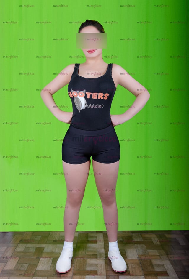 FOTOS DE SEXI MESERA DE HOOTERS SENSUAL Y TRAVIESA LISTA PARA HACERTE VIBRAR DE PLACER ¡¡