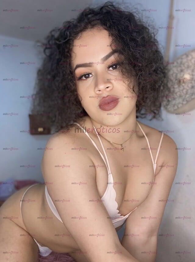 FOTOS DE NENA CRESPA VERSÁTIL SÚPER DESCOMPLICADA Y COMPLACIENTE
