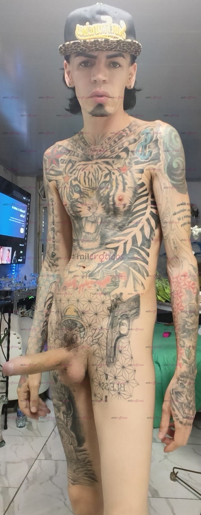 FOTOS DE FLACO ACTIVO BLANCO TATUADO MORBOSO CON SITIO