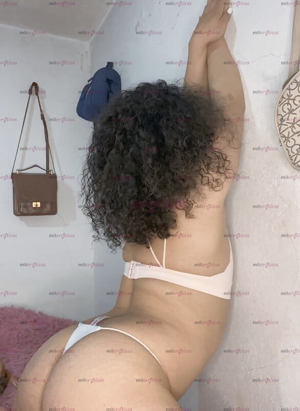 FOTOS DE NENA CRESPA VERSÁTIL SÚPER DESCOMPLICADA Y COMPLACIENTE