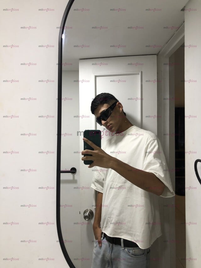 FOTOS DE JOVEN ALTO Y DELGADO, DISCRETO Y CON UNA ENERGÍA QUE ENGANCHA