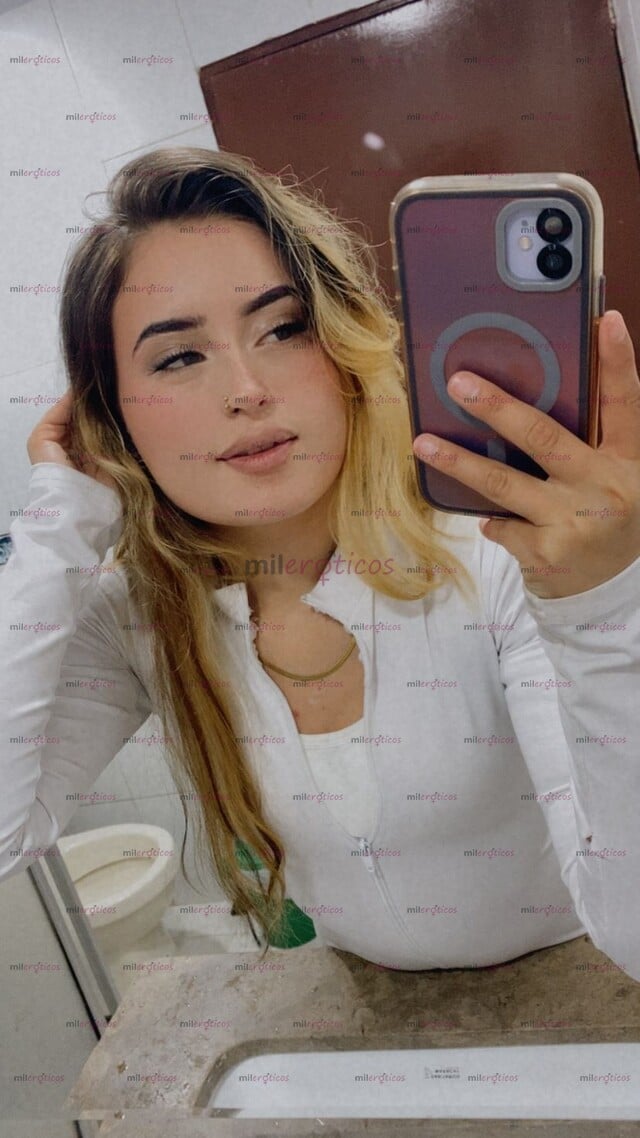 FOTOS DE SOY EIMMY LINDA RUBIA DE OJOS CAFÉS CON MIRADA INQUIETANTE