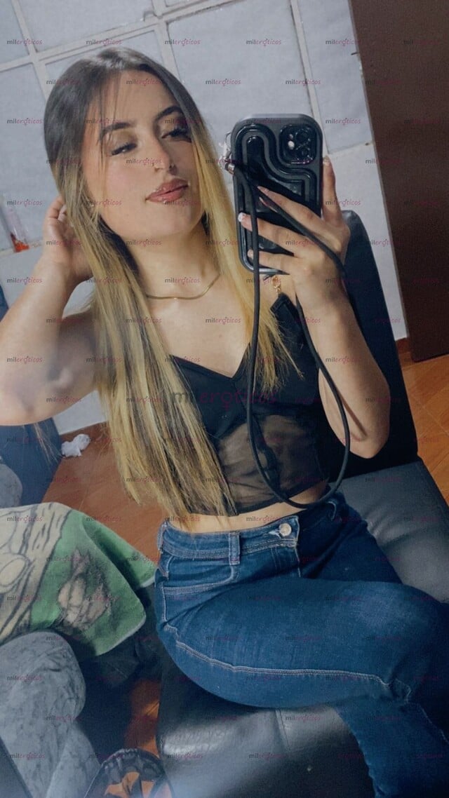 FOTOS DE SOY EIMMY LINDA RUBIA DE OJOS CAFÉS CON MIRADA INQUIETANTE