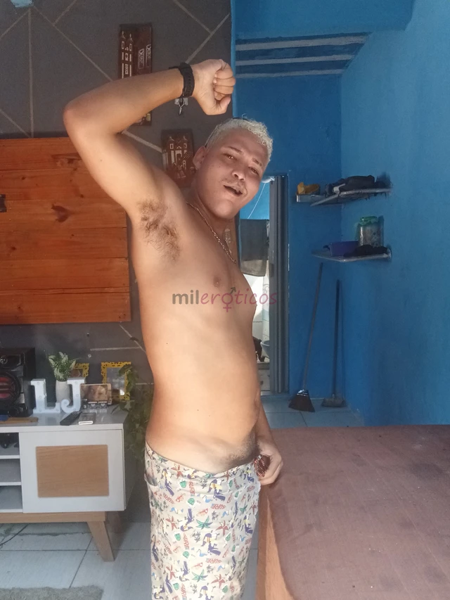 Seu refugio em forma de homem permita se seu refugio em forma de homem macho permita se e viva o hoje 1 gt eu sou educado cara tranquilo masculo carin...