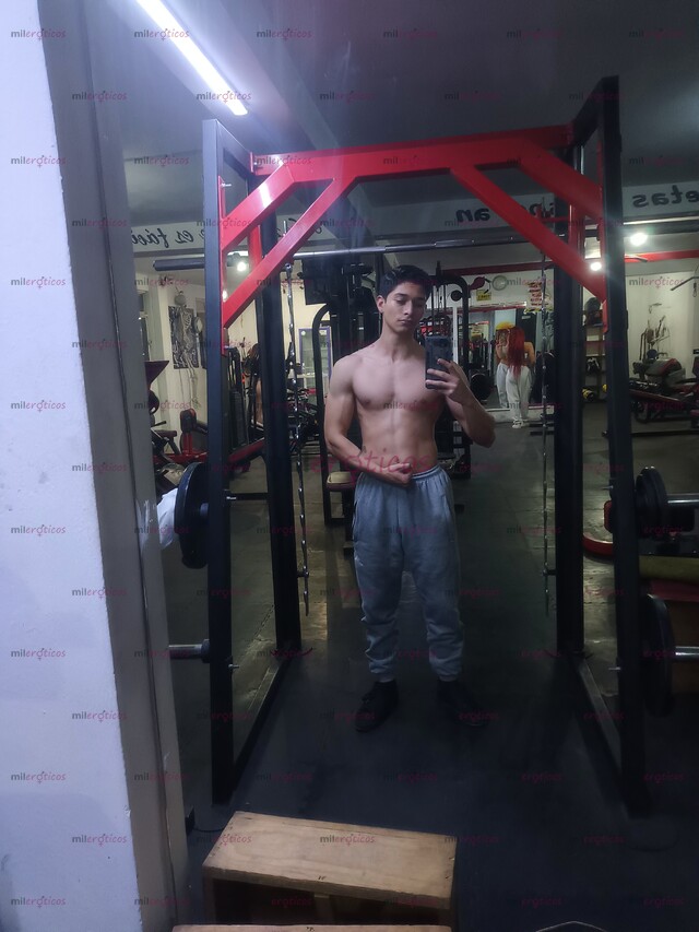 FOTOS DE SOY UN JÓVEN DE MENTE ABIERTA, DISPUESTO A TODO JALO PAREJO