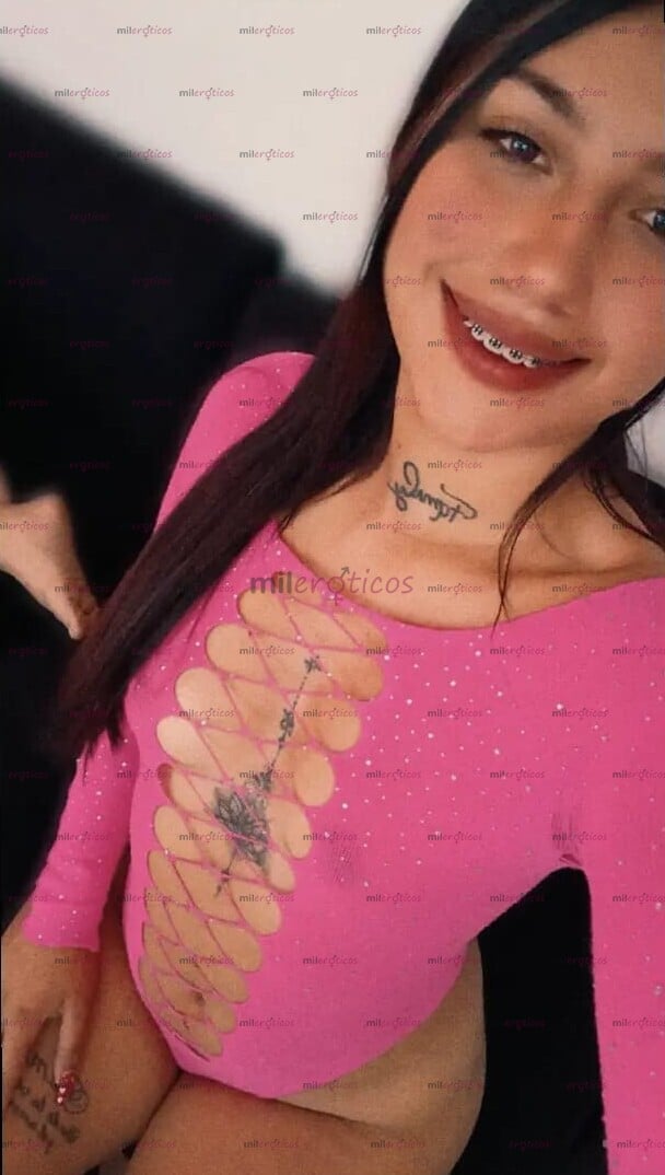 FOTOS DE ZOE HERMOSA PELINEGRA DISPUESTA A COMPLACERTE AMOR