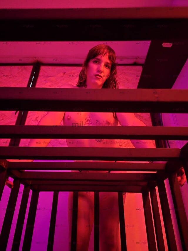 FOTOS DE AMA JULIA ATRÉVETE A ENTRAR A MI CALABOZO Y ENTREGARME TUS DESEOS MÁS OBSCUROS