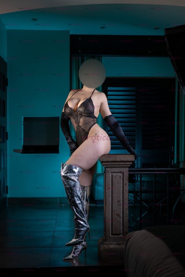 FOTOS DE DANIELA, PIEL BLANCA Y NALGAS TOTALMENTE NATURALES. QUIERO SER TU NOVIA MI AMOR