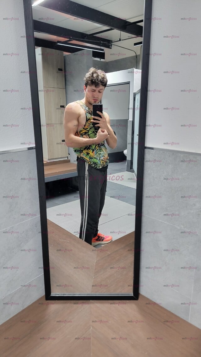 FOTOS DE CHICO EXTRANJERO, CALIENTE Y MORBOSO LISTO PARA CUMPLIR TUS FANTASÍAS