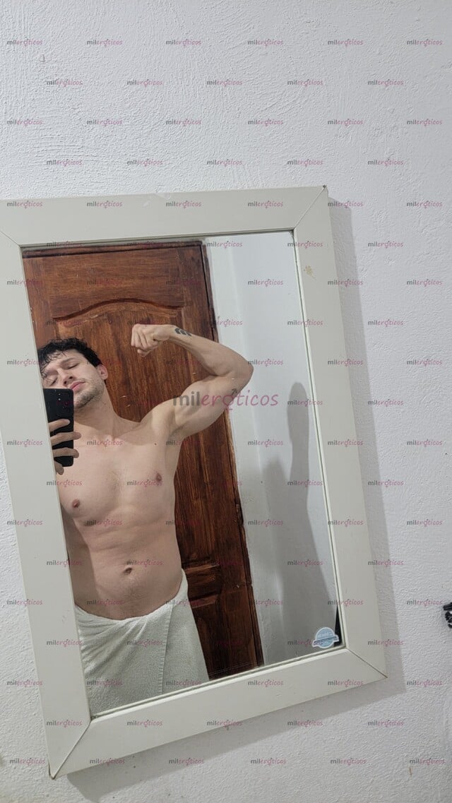 FOTOS DE CHICO EXTRANJERO, CALIENTE Y MORBOSO LISTO PARA CUMPLIR TUS FANTASÍAS