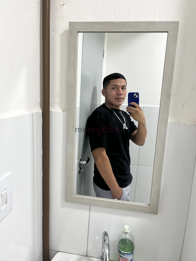 Prazer me chamo alex sou a combinacao perfeita entre inteligencia e seducao se voce busca uma homem charmoso envolvente e que sabe como fazer um homem...