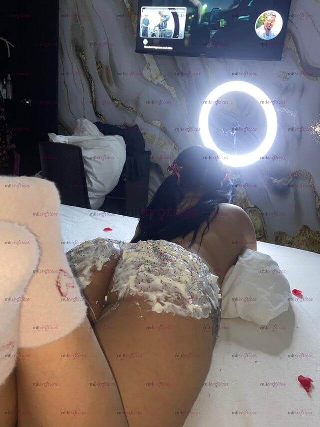 FOTOS DE DESCOMPLICADA Y COMPLACIENTE TRATO DE NOVIO VEN TE ESPERO