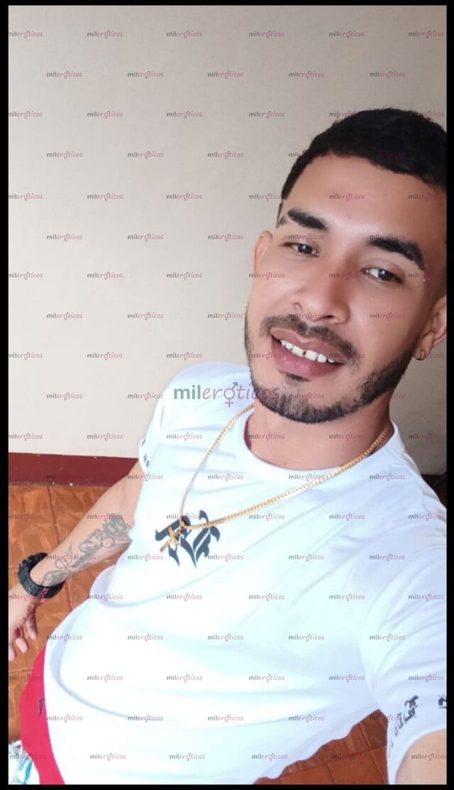 FOTOS DE SOY DANIEL TENGO UNA VERGA GRANDE GRUESA Y JUGOSA ESTOY DISPONIBLE Y DISPUESTO