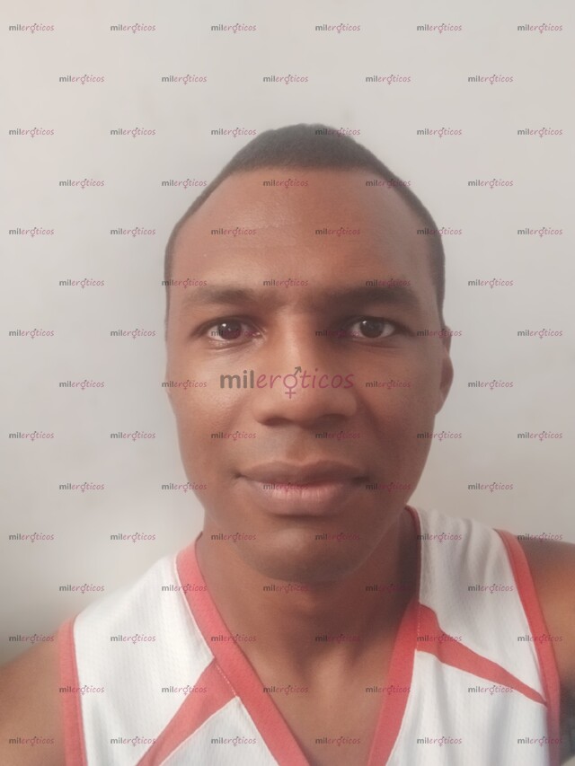 FOTOS DE SINGLE HETERO NEGRO JOVEN BUSCO MUJERES O PAREJAS