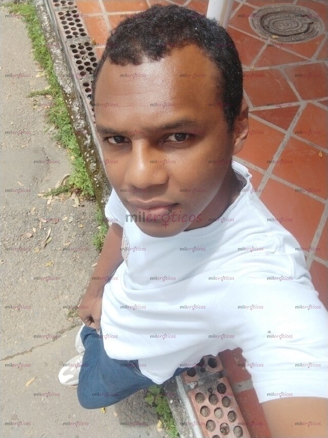 FOTOS DE SINGLE HETERO NEGRO JOVEN BUSCO MUJERES O PAREJAS