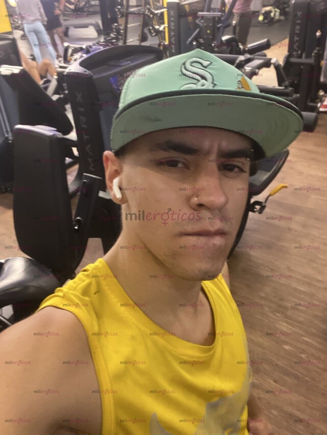 FOTOS DE COLOMBIANO MACHO DOMADOR DE CHUBBYS TETONES Y RICOS CULOS