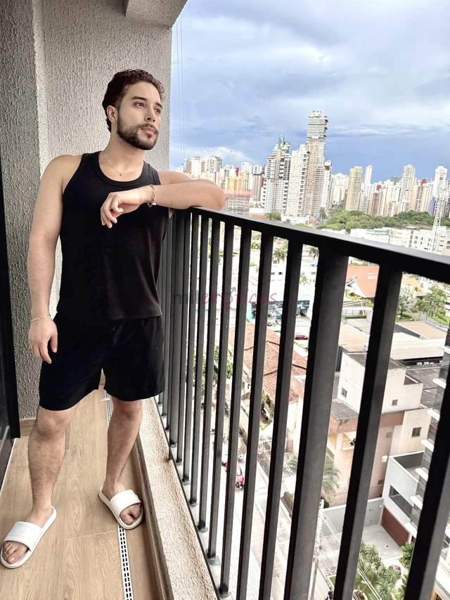 Portuguesmassagista internacional em temporada em brasilia ate 22 de abril atendo poucos clientes por dia disponibilidade limitada experiencia de mass...