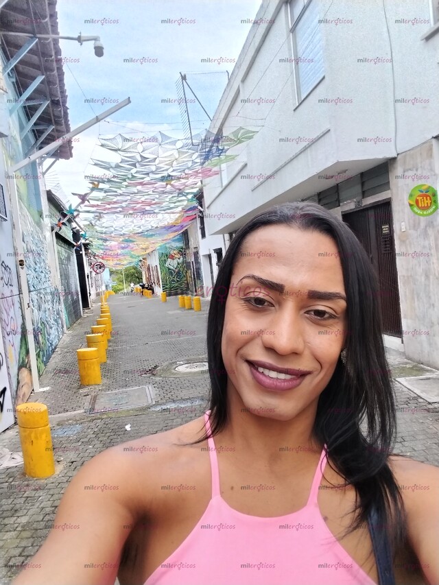 FOTOS DE CHICA. COMPLACE A TODOS SUS EXPERIENCIAS