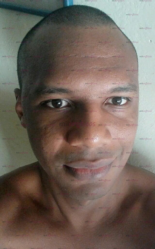 FOTOS DE SINGLE HETERO NEGRO JOVEN BUSCO MUJERES O PAREJAS