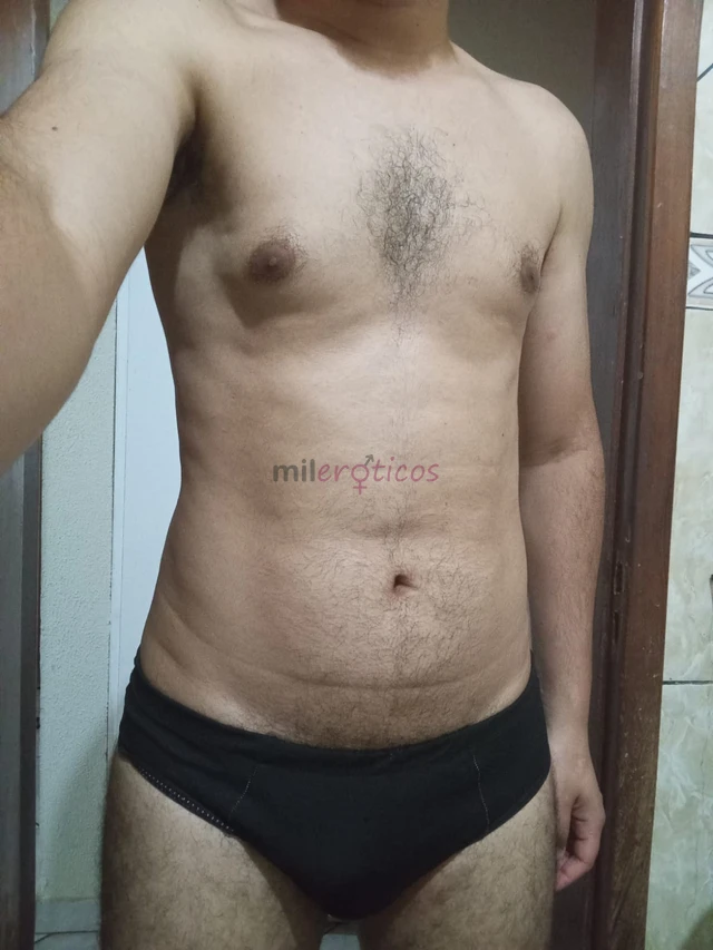 Sou um rapaz tranquilo e discreto tenho 1 74 de altura e 70 kgs pau medio bunda grande sou um pouco peludo aberto a todo tipo de proposta e fetiches m...