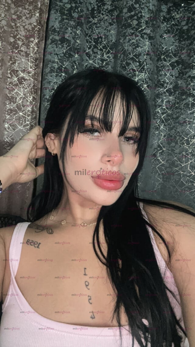 FOTOS DE CARITA ANGÉLICAL CON UN CUERPO VOLUPTUOSO