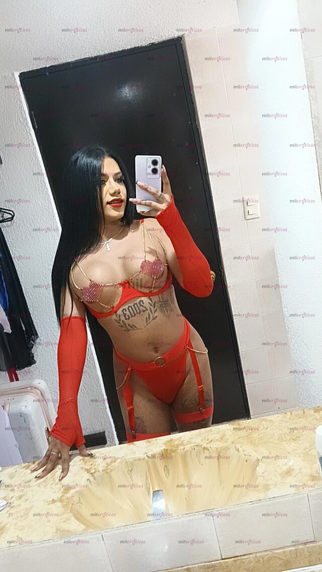 FOTOS DE SENSUAL Y CALIENTE NENA DISPONIBLE PARA TI VEN A CÓGERME