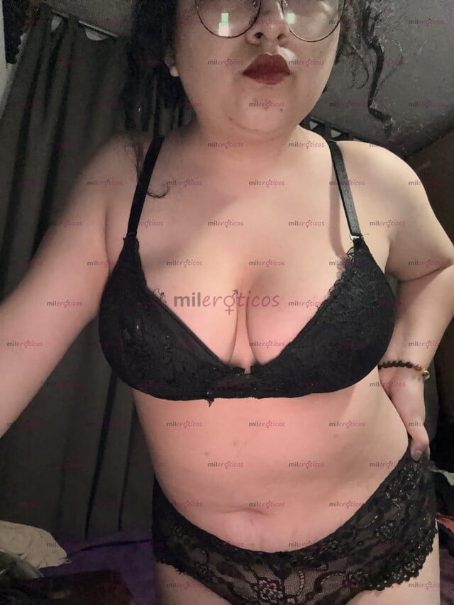FOTOS DE PAO 21 AÑOS, LISTA PARA SACARTE LA LECHITA MI AMOR