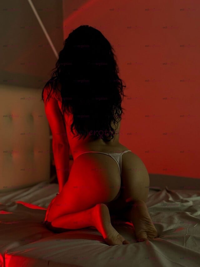 FOTOS DE GISEL FLAQUITA DELICIOSA BAJITA ESBELTA SENOS PEQUEÑOS Y COLA PARADITA