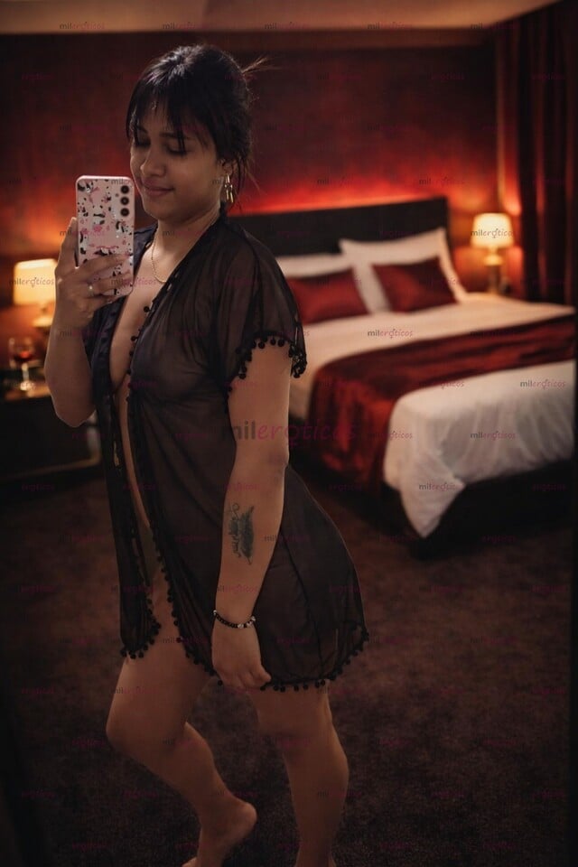 FOTOS DE DELICIOSA...TIERNA...CARITA ANGELICAL...CON UNA VAGINA MUY CALIENTE Y ESTRECHITA