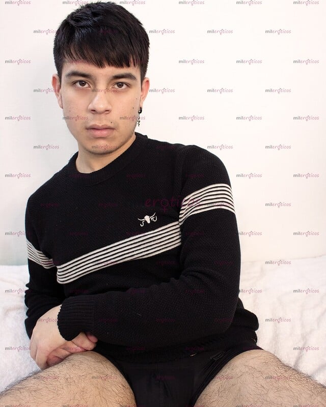 FOTOS DE JOVEN UNIVERSITARIO CALIENTE SOLO MADUROS (WPP:3007983988)