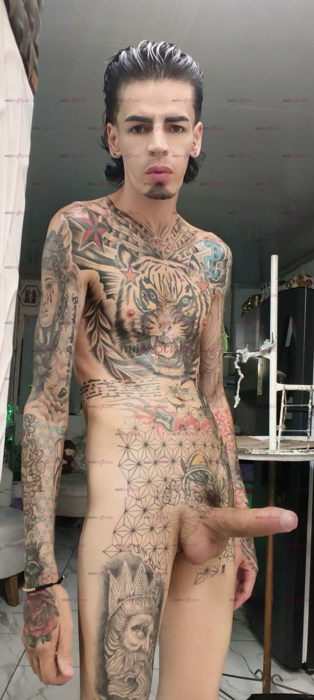 FOTOS DE FLACO ACTIVO SERIO TATUADO BLANCO MORBOSO
