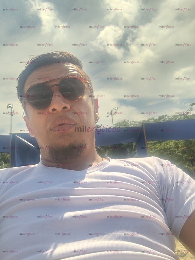FOTOS DE MECÁNICO DE PROFESIÓN Y CABALLERO POR VOCACIÓN.