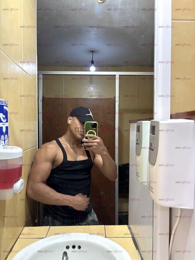 FOTOS DE VEN Y DISFRUTA DE UN BUEN SEXO CHICO ATLETICO Y FIT