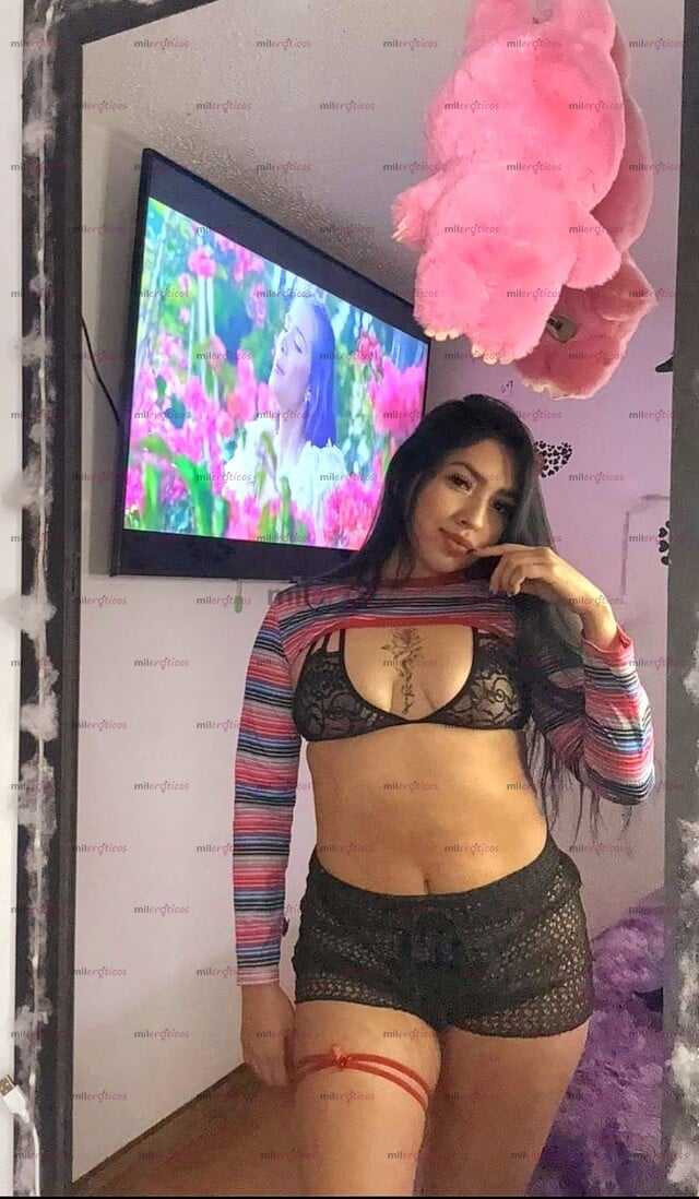FOTOS DE MÁS FOTOS DE PURO FUEGO: ELEGANCIA, PASIÓN Y TENTACIÓN EN UNA SOLA MUJER PURO F