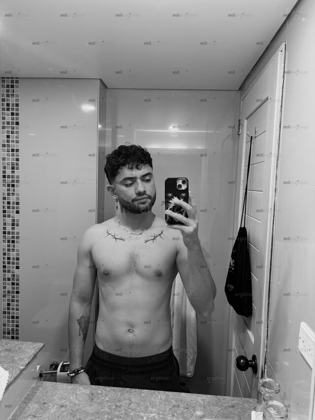 FOTOS DE HEY JOVEN CARISMÁTICO, COQUETO Y SEDUCTOR