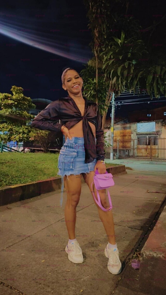 FOTOS DE HOLA MIS AMORES VEN Y PÁSENLA SEPER GENIAL SOY UNA MORENA CANELA COLOR PASIÓN