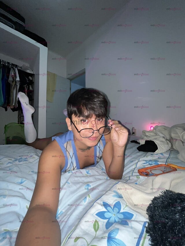 FOTOS DE FEMBOY UNIVERSITARIO CALIENTE Y MUY COMPLACIENTE