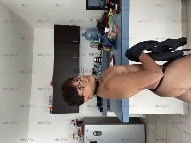 FOTOS DE FEMBOY UNIVERSITARIO CALIENTE Y MUY COMPLACIENTE