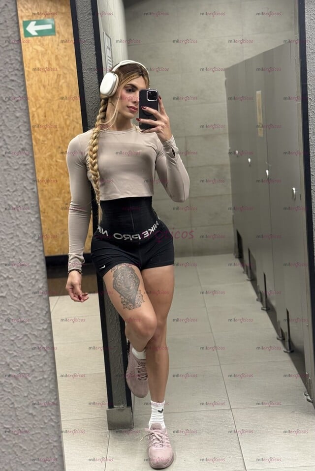 FOTOS DE HERMOSO CUERPO NATURAL COLOMBIANA CON UNA POLLA DE 20 CM
