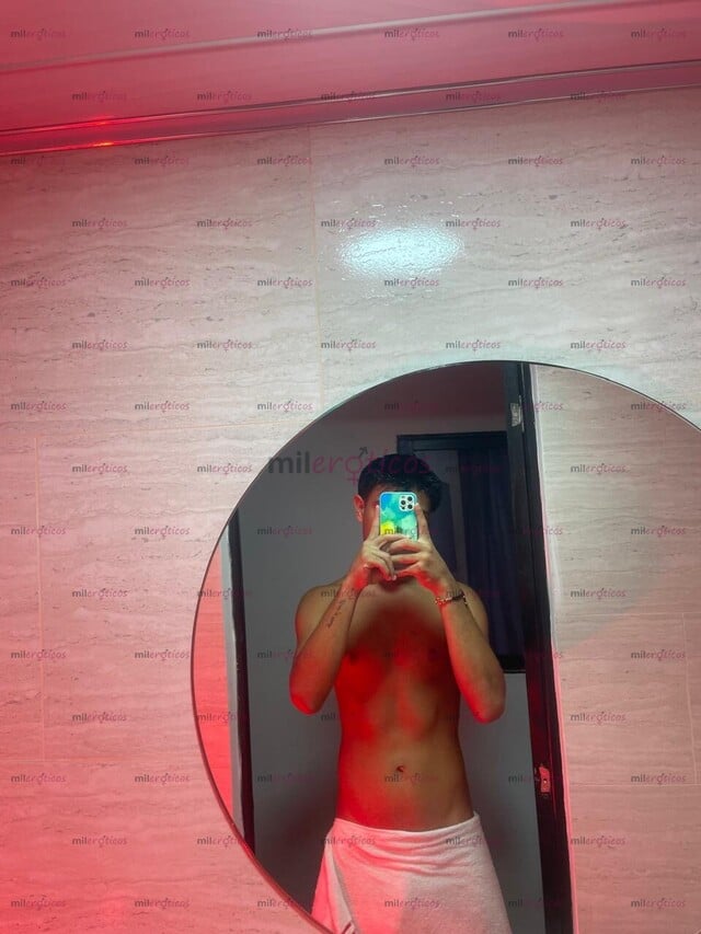 FOTOS DE SOY UN JOVEN VERSÁTIL COMPLACIENTE, EDUCADO Y CARIÑOSO