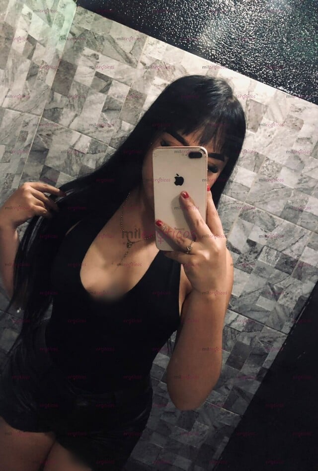 FOTOS DE NUEVA Y HERMOSA FLACA ROLA CON BELLAS CURVAS Y RICA COLA REDONDA
