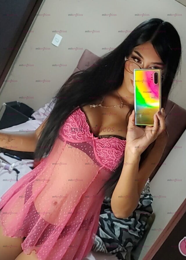 FOTOS DE PELIGROSAMENTE ENCANTADORA, FEMENINA MININA