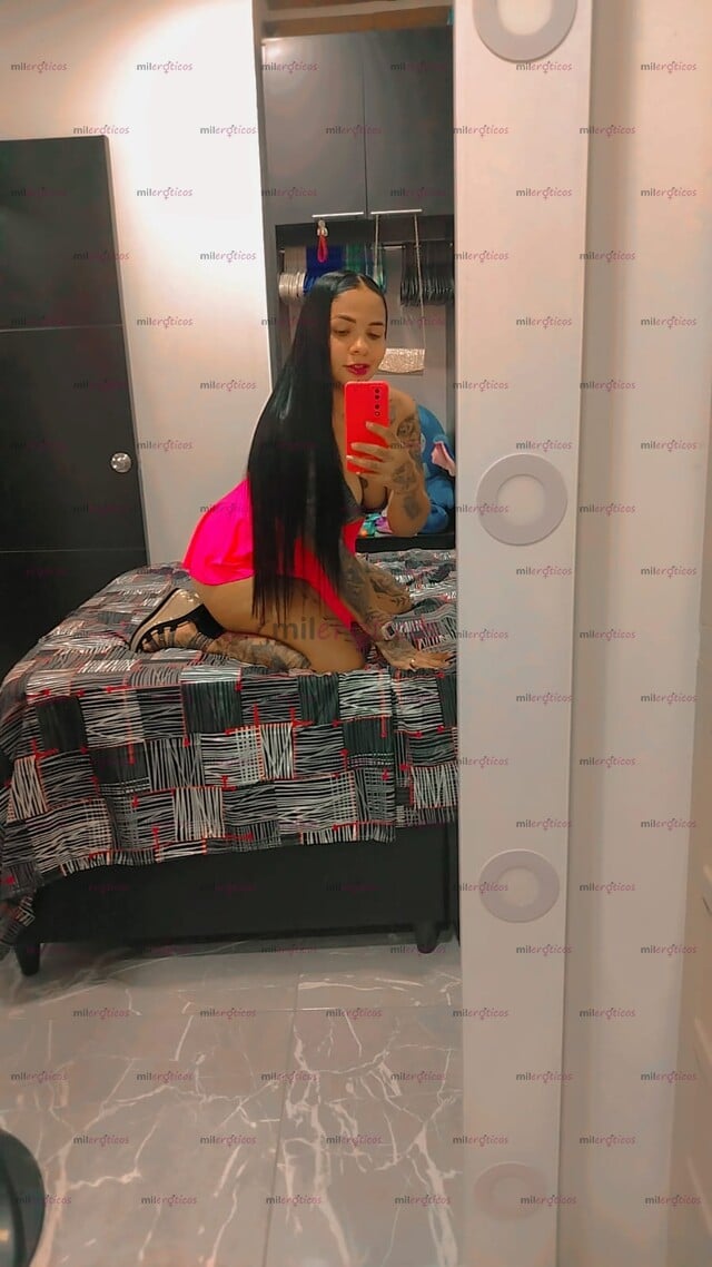 FOTOS DE HERMOSA CHICA VIP CON VAGINA JUGOSA Y ESTRECHITA