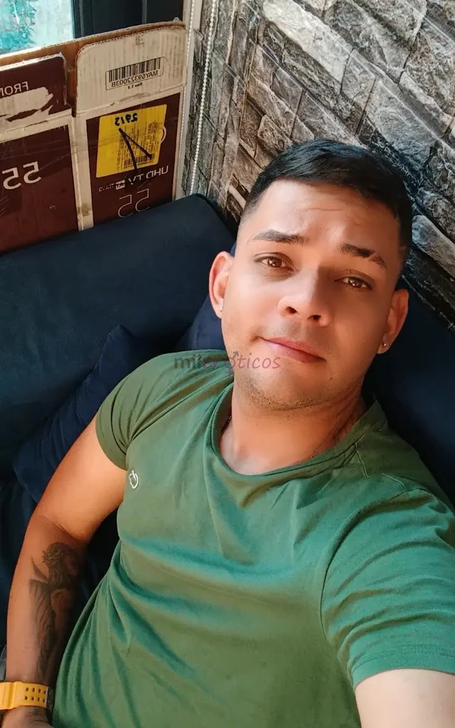 Holasoy colombiano me llamo danilo nuevo en esta zona dispuesto a satisfacer sus fantasias trato de pareja acompanamiento sexo oral anal beso negro ll...