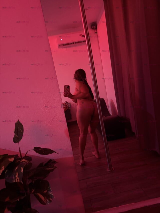 FOTOS DE CHICA UNIVERSITARIA DOTADA A TU ALCANCE Y PLACER MI AMOR