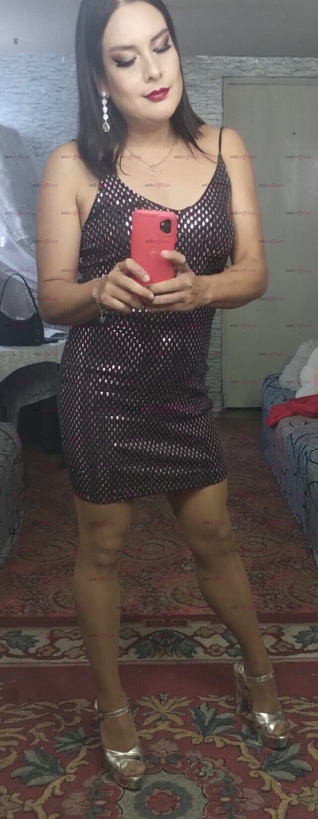 FOTOS DE HERMOSA CHICA TRANS CON RICO CARAMELITO Y COLITA APRETADITA
